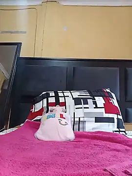 juicymilkytizzy - JuicyMilkyTizzy's free webcam - UK Sex Cams