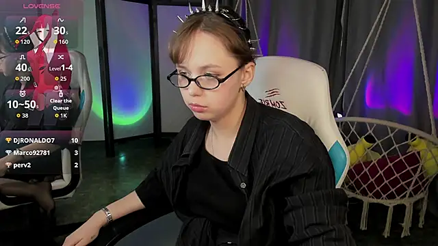 LeonaHicks webcam