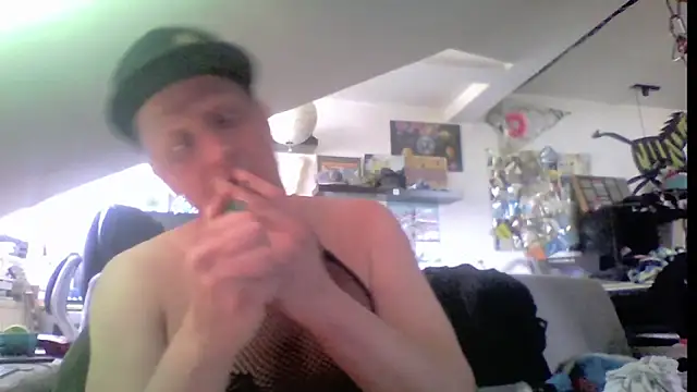 Bigthroaterboy webcam
