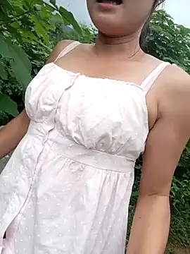 Linda-yiyi webcam