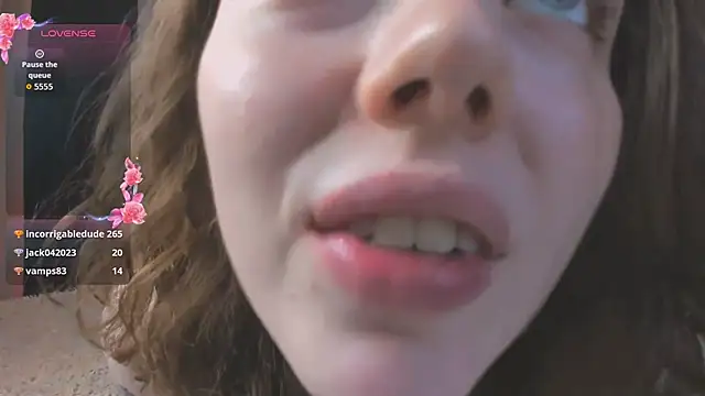 Lunar_Lily webcam