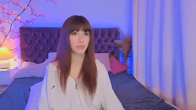 MilanaHotts webcam
