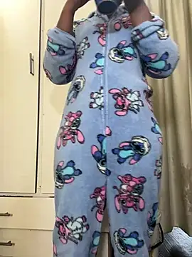 NaughtyShawdy webcam