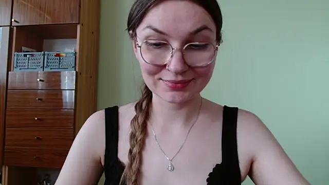 LooveELLYx webcam