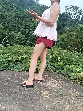 Linda-yiyi live cam on StripChat