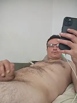 viktor1992-1-1 live cam on StripChat