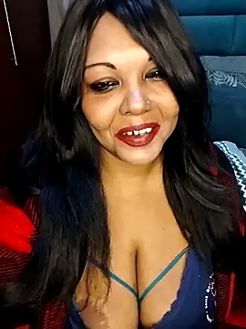 hemilynthomas2467 live cam on StripChat
