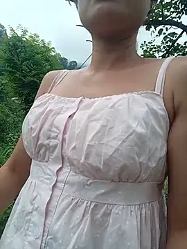 Linda-yiyi live sex cam