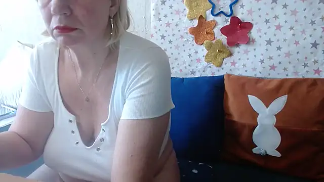 QueenLana webcam