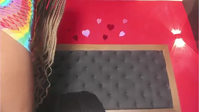 YayaHilton live cam on StripChat