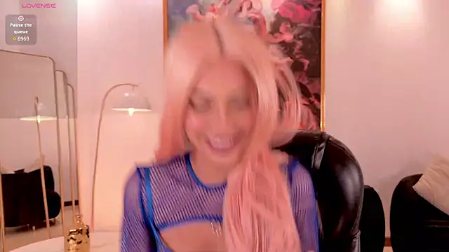 KayraLanne webcam