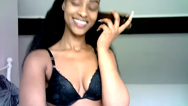 Hazel_Dollxx webcam