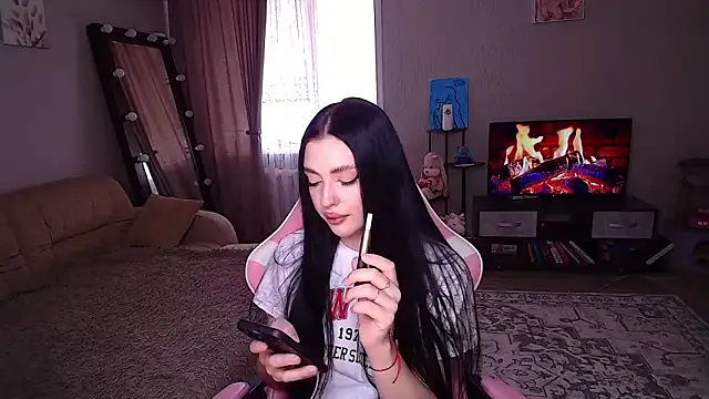 yoursLina webcam