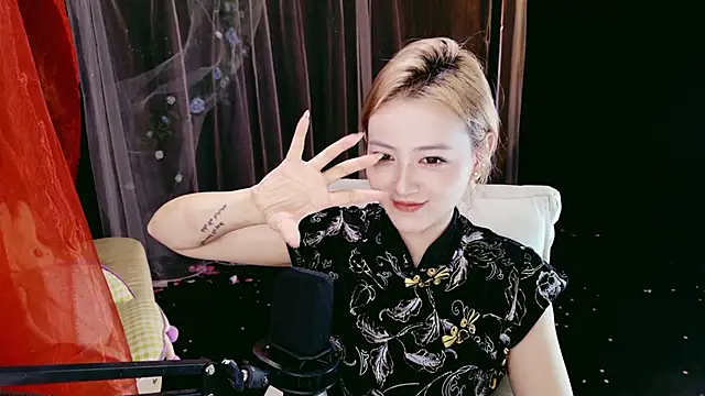 Unique_Mia webcam