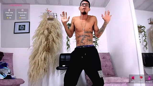 Alejandro_Zamora live sex cam