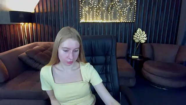 Alina_Blonde webcam