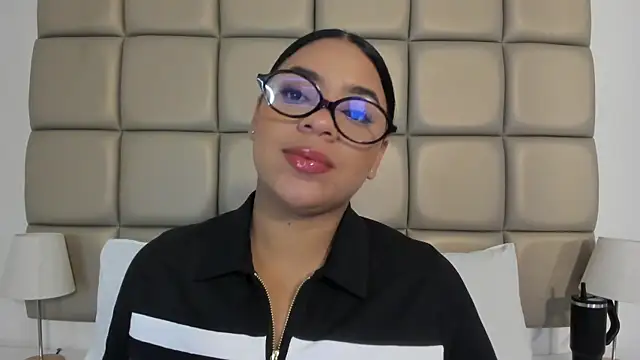 lilly_williamss live cam on StripChat