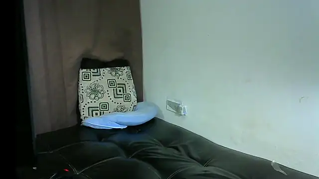kimblaze122 live cam on StripChat
