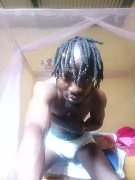 youngdee254 live cam on StripChat