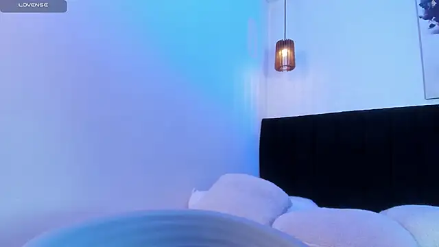 dolly_zoe webcam
