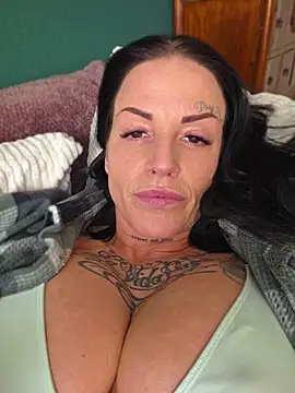 EmilyDiazofficial toy reaction live cam