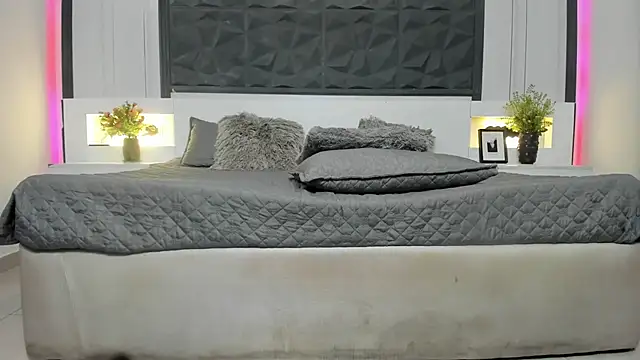 sophia_blade_ - Sophia_blade_'s free webcam - UK Sex Cams