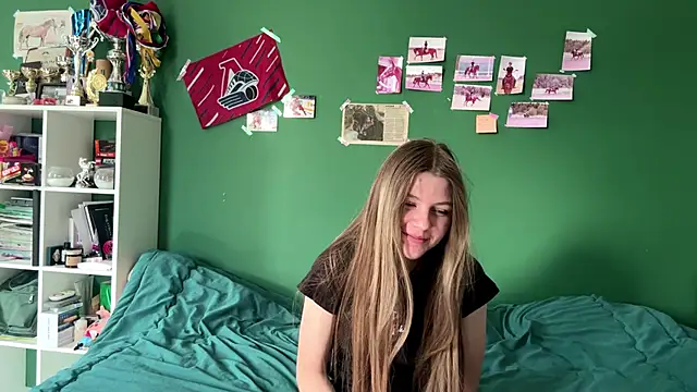AllayingShrine live porn cam room
