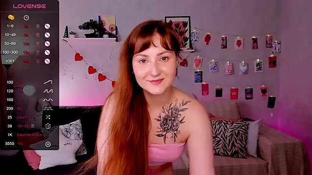 velvet_cherry_ live cam on StripChat