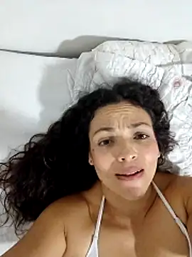 Watch bella-diaz live on EroticFlix - High definition streams