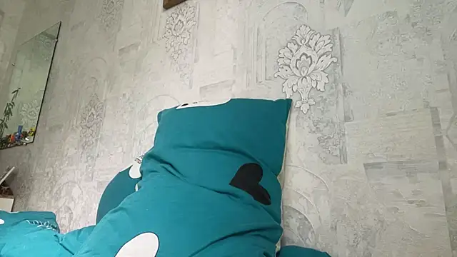Watch HeIen_cute live on EroticFlix - High definition streams