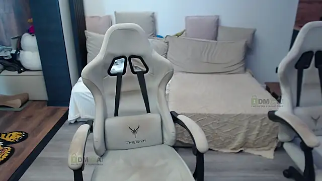 Sunny-Girl1 webcam