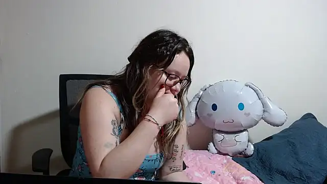 amelie_fontaine (F young) - 🔥Live tits and nipples bounce in oil