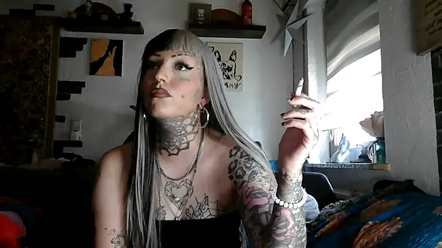 RoxxyInk webcam