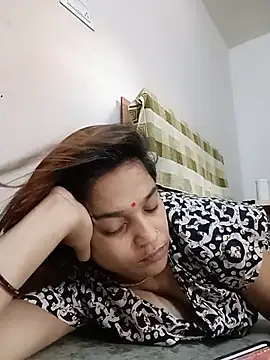 Watch Meloni_71 live on EroticFlix - High definition streams