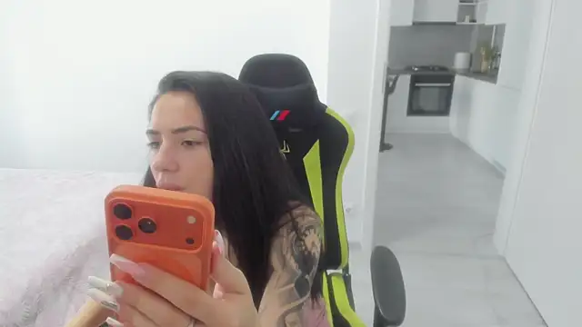 Watch Emmapmg live on EroticFlix - High definition streams