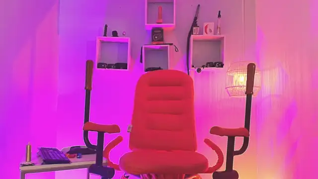 Maximoking26 webcam