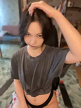 lalallalalaa- live cam on StripChat