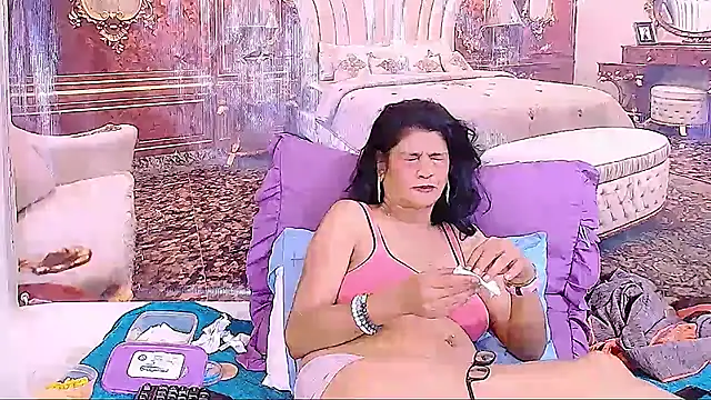 IndianAllure webcam