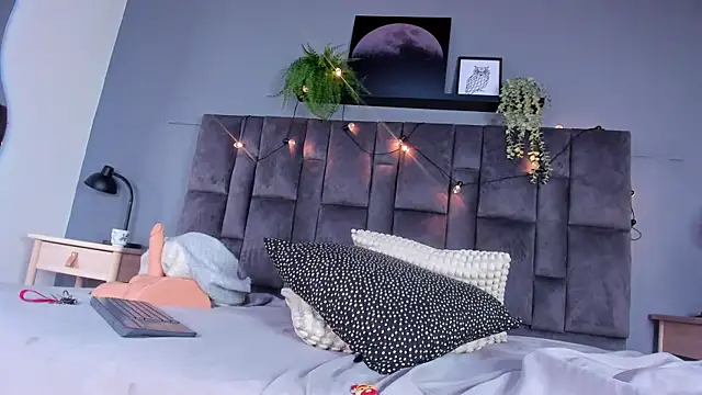 Watch DulceAurora__ live on EroticFlix - High definition streams