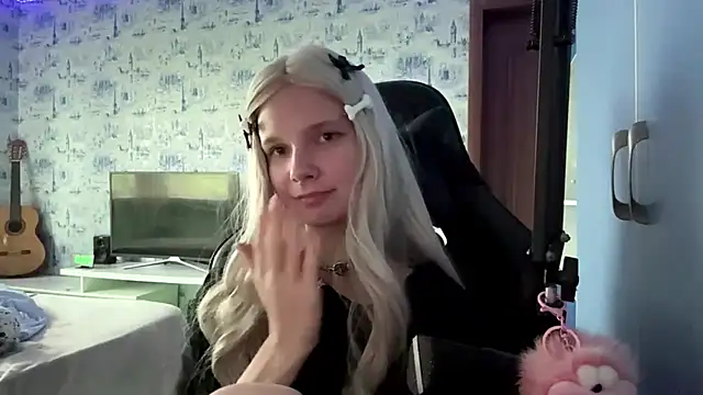 Watch PlumbicPart live on EroticFlix - High definition streams
