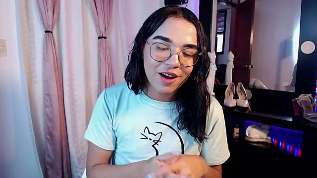 Candyy_doll__ live cam on StripChat