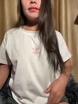 Bella_7777 webcam