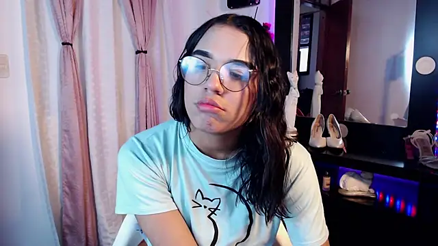 Candyy_doll__ webcam