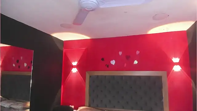 yayahilton (F young) - 👑FINGERING PUSSY DEEP👑