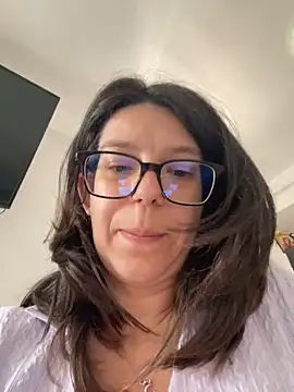NadiraNoor webcam