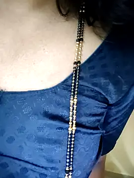 Watch anuradha1432 live on EroticFlix - High definition streams