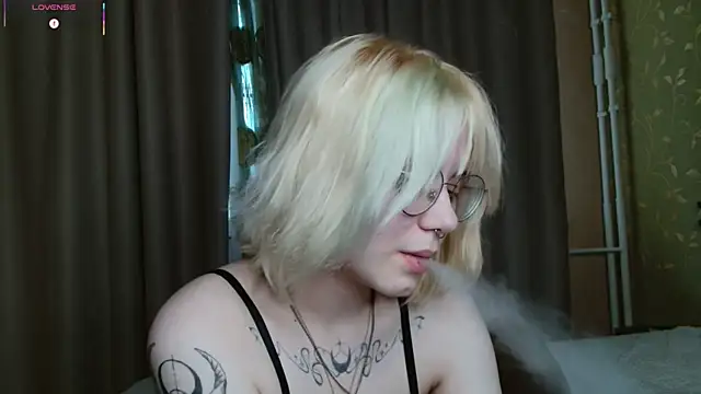 KellePourier live cam on StripChat
