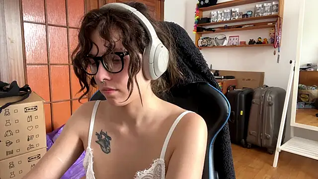 Watch PillowPeachX live on EroticFlix - High definition streams