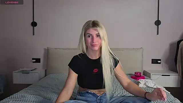 Whiteflower_xo webcam