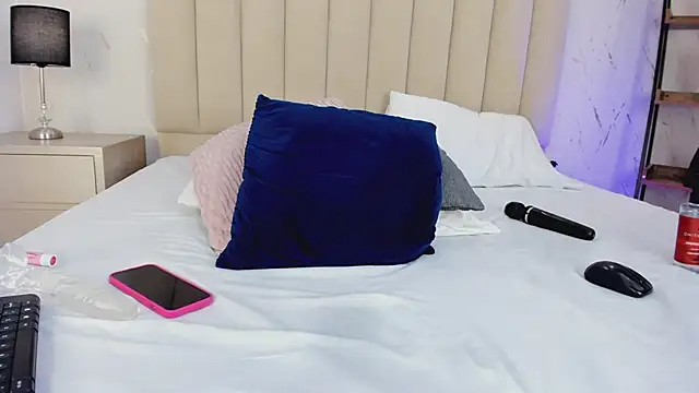 Watch LilithHarperr_ live on EroticFlix - High definition streams